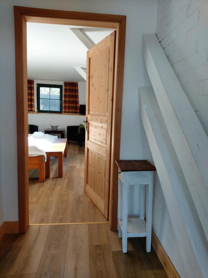 Pension & Restaurant "Alte Schule" Kluis Екстер'єр фото