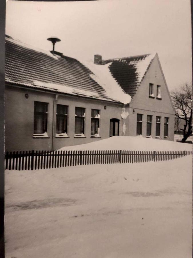 Pension & Restaurant "Alte Schule" Kluis Екстер'єр фото